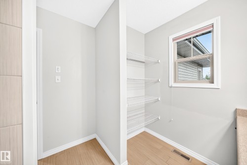 5009 Godson Court, Edmonton, AB 