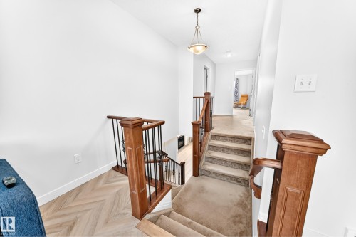 5009 Godson Court, Edmonton, AB 