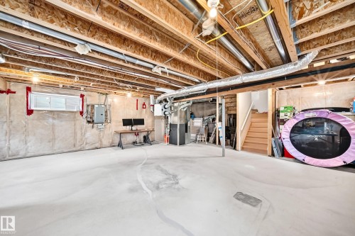 5009 Godson Court, Edmonton, AB 