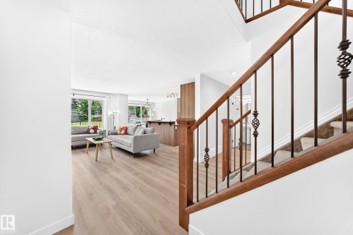5009 Godson Court, Edmonton, AB 