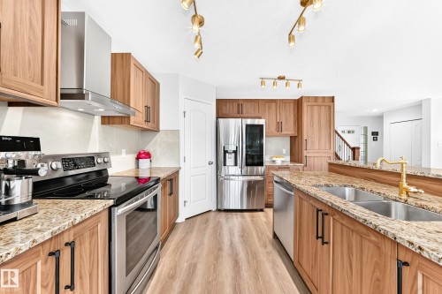 5009 Godson Court, Edmonton, AB 