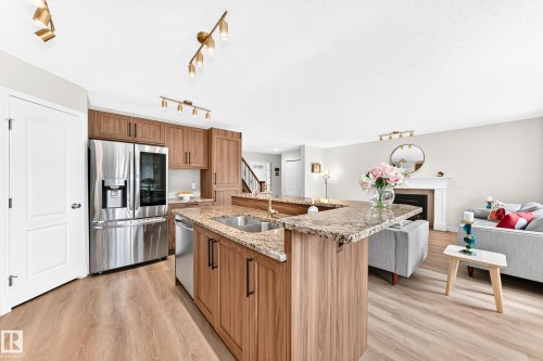 5009 Godson Court, Edmonton, AB 
