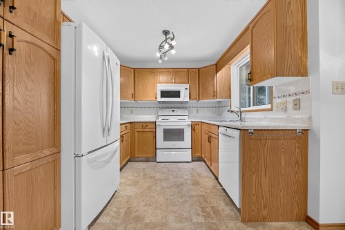 #117 51 Alton Dr, Leduc, AB - Indoor Photo Showing Kitchen