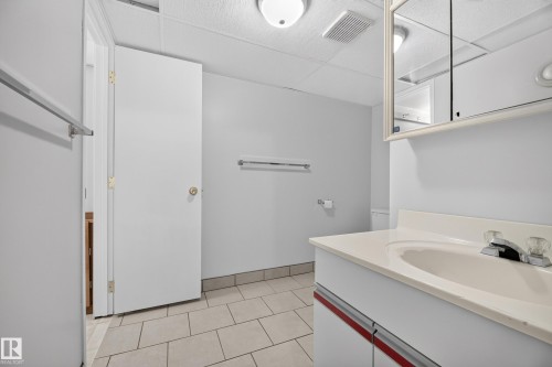 #117 51 Alton Dr, Leduc, AB - Indoor Photo Showing Bathroom