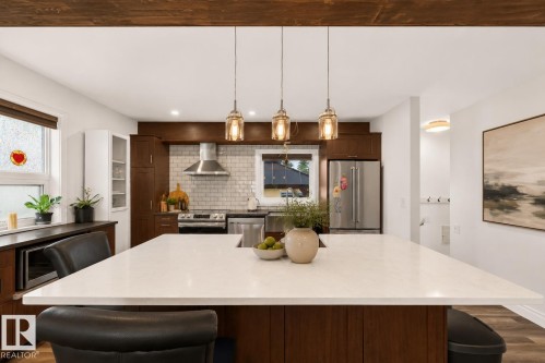 5608 101A Avenue, Edmonton, AB 