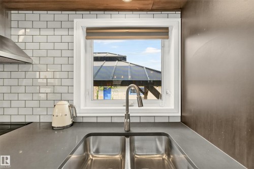 5608 101A Avenue, Edmonton, AB 