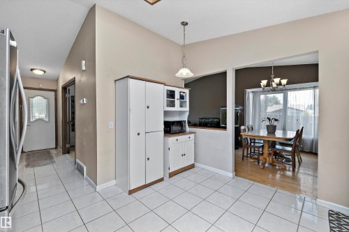 2127 40 Street, Edmonton, AB 