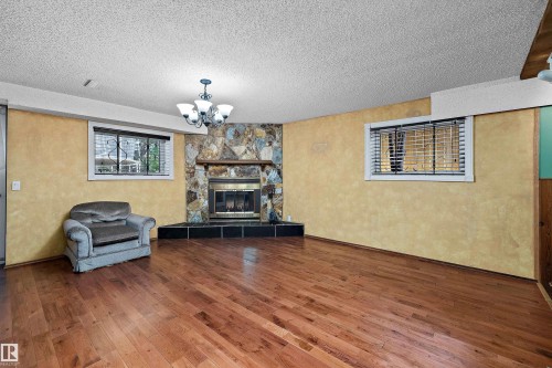 2127 40 Street, Edmonton, AB 
