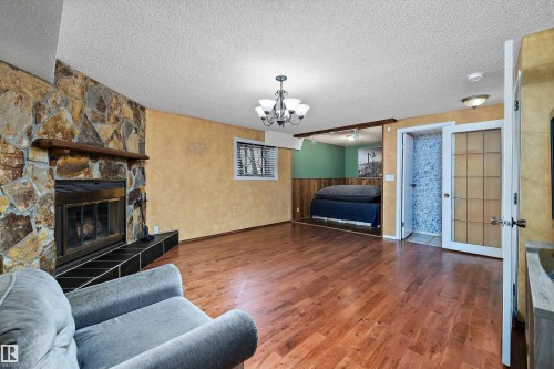 2127 40 Street, Edmonton, AB 