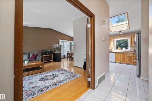 2127 40 Street, Edmonton, AB 