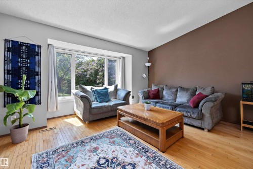 2127 40 Street, Edmonton, AB 