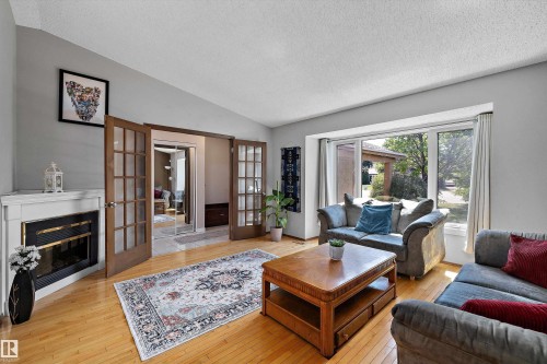 2127 40 Street, Edmonton, AB 