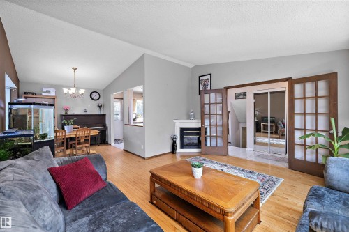 2127 40 Street, Edmonton, AB 