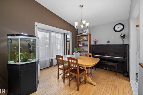 2127 40 Street, Edmonton, AB 