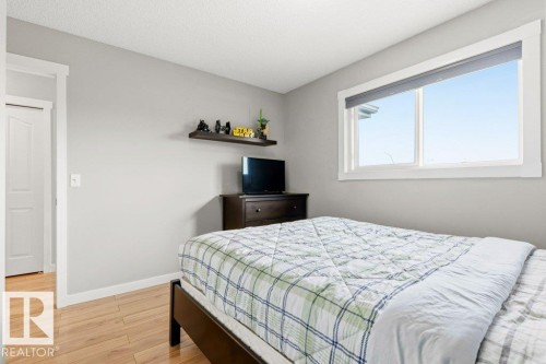 27 Spruce Ridge Drive, Spruce Grove, AB - Indoor Photo Showing Bedroom