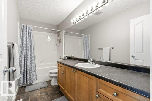 27 Spruce Ridge Drive, Spruce Grove, AB - Indoor Photo Showing Bathroom