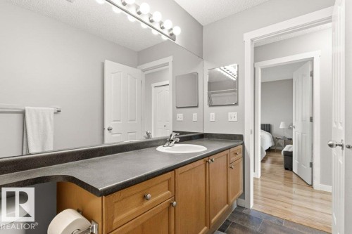 27 Spruce Ridge Drive, Spruce Grove, AB - Indoor Photo Showing Bathroom