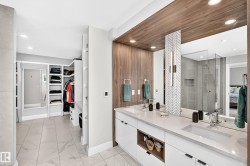 Double vanity with integrated sinks and quartz countertops - 
