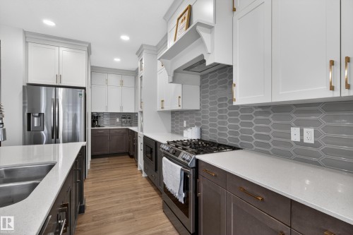 52 Aberdeen Crescent, Sherwood Park, AB - Indoor Photo Showing Kitchen With Double Sink With Upgraded Kitchen