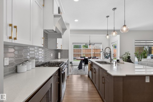 52 Aberdeen Crescent, Sherwood Park, AB - Indoor Photo Showing Kitchen With Double Sink With Upgraded Kitchen