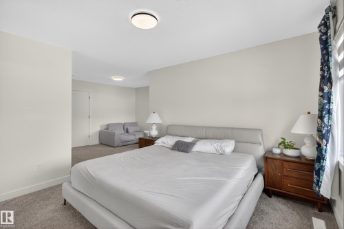 52 Aberdeen Crescent, Sherwood Park, AB - Indoor Photo Showing Bedroom