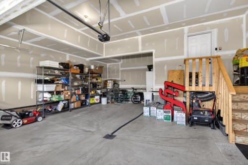 52 Aberdeen Crescent, Sherwood Park, AB - Indoor Photo Showing Garage