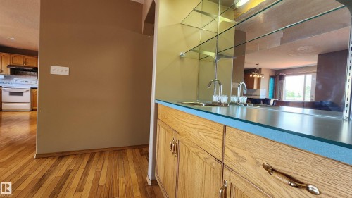 2708 44A Avenue, Edmonton, AB 