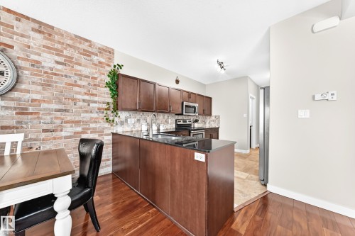 17819 8 Avenue, Edmonton, AB 