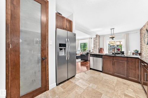 17819 8 Avenue, Edmonton, AB 