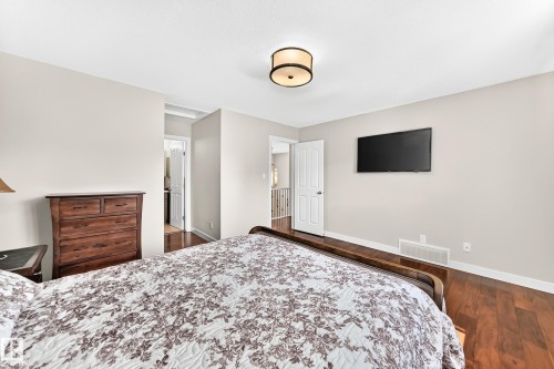17819 8 Avenue, Edmonton, AB 
