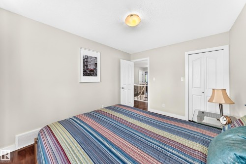 17819 8 Avenue, Edmonton, AB 
