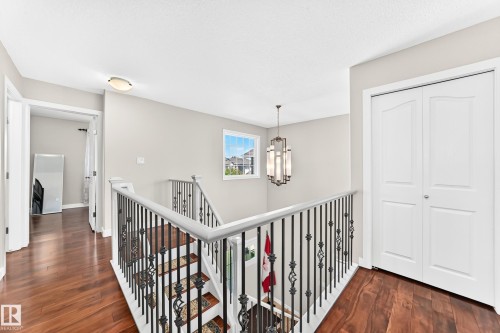 17819 8 Avenue, Edmonton, AB 
