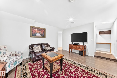 17819 8 Avenue, Edmonton, AB 