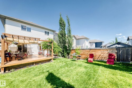 17819 8 Avenue, Edmonton, AB 