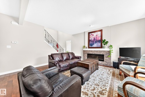 17819 8 Avenue, Edmonton, AB 