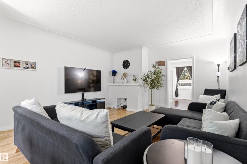 11115 11117 116 Street, Edmonton, AB 