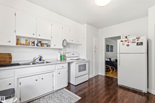 11115 11117 116 Street, Edmonton, AB 