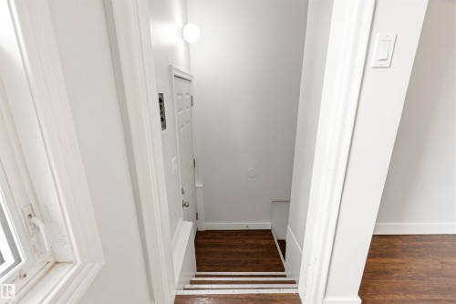 11115 11117 116 Street Nw, Edmonton, AB - Indoor Photo Showing Other Room