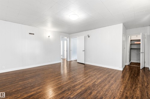 11115 11117 116 Street Nw, Edmonton, AB - Indoor Photo Showing Other Room
