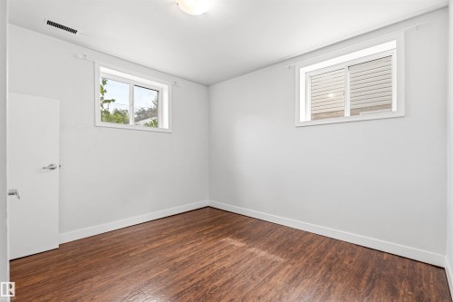 11115 11117 116 Street Nw, Edmonton, AB - Indoor Photo Showing Other Room