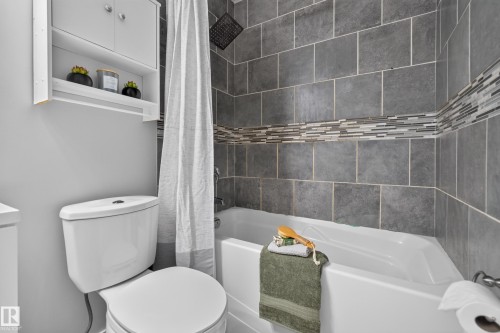 131 Cameron Crescent, Wetaskiwin, AB - Indoor Photo Showing Bathroom