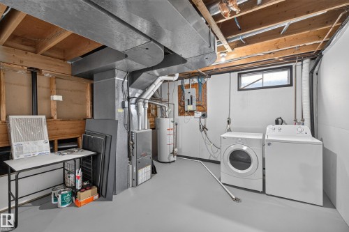 131 Cameron Crescent, Wetaskiwin, AB - Indoor Photo Showing Laundry Room