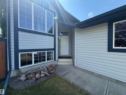 25 Heatherglen Crescent, Spruce Grove, AB 