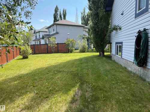 25 Heatherglen Crescent, Spruce Grove, AB 