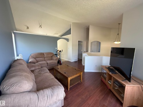 25 Heatherglen Crescent, Spruce Grove, AB 