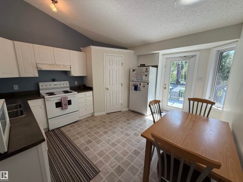 25 Heatherglen Crescent, Spruce Grove, AB 