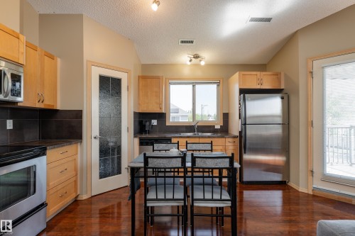 2 604 62 Street, Edmonton, AB - Indoor Photo Showing Kitchen