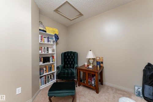 2 604 62 Street, Edmonton, AB - Indoor Photo Showing Office