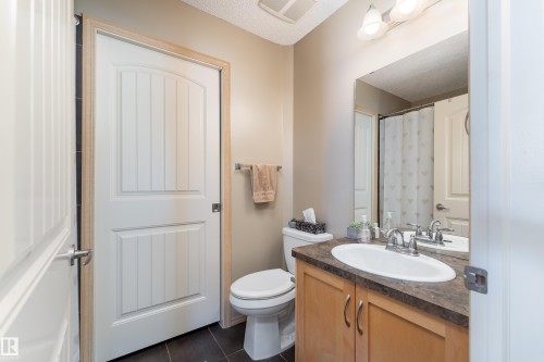 2 604 62 Street, Edmonton, AB - Indoor Photo Showing Bathroom