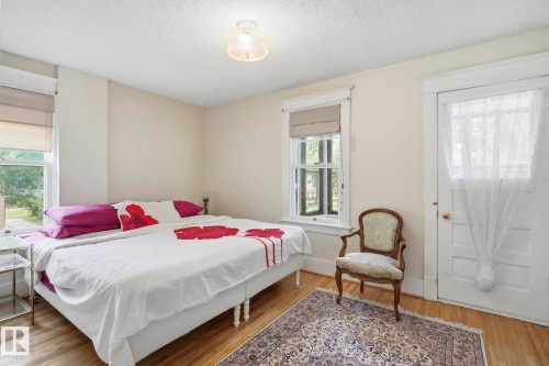 11254 95A Street, Edmonton, AB 